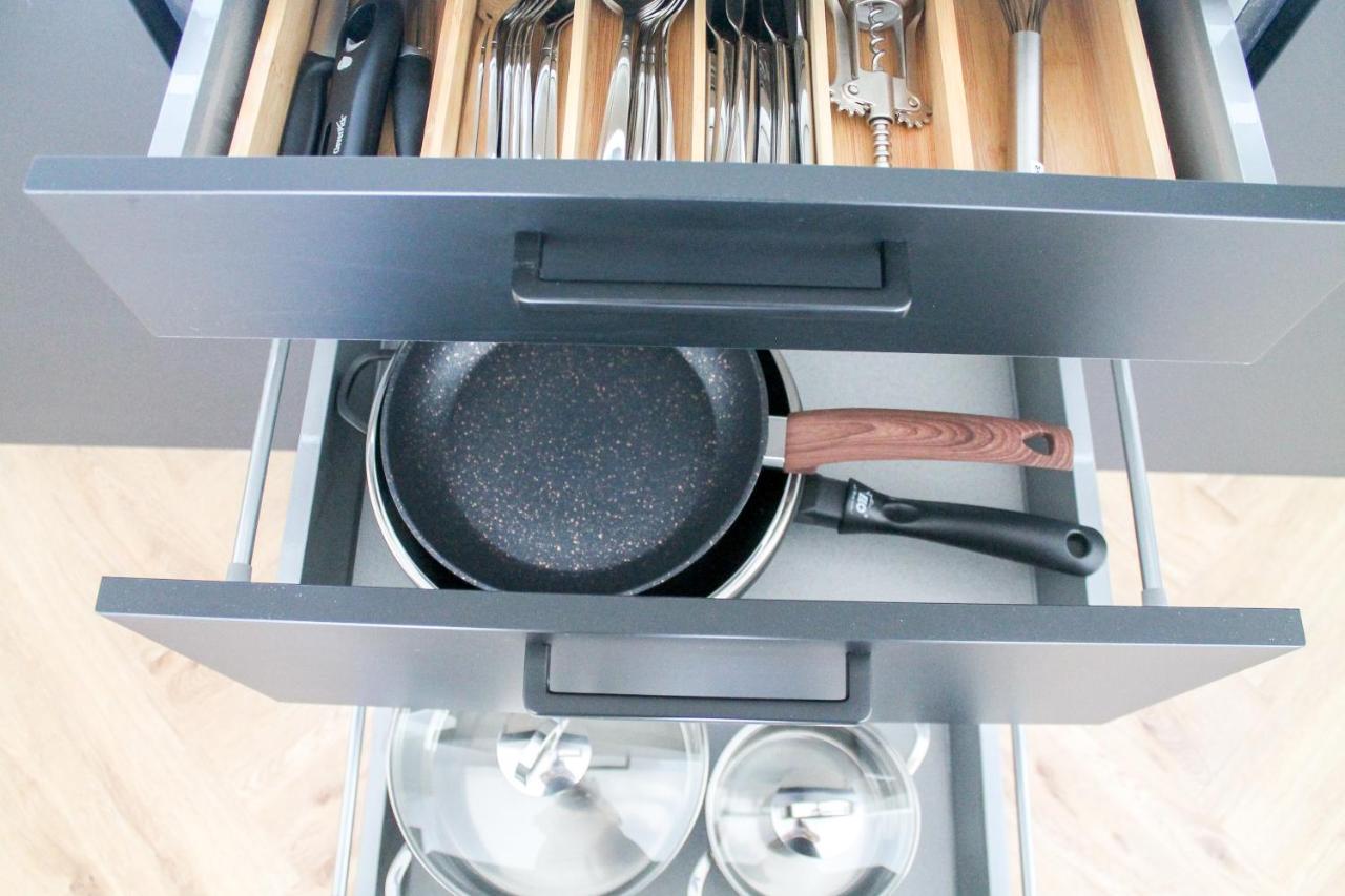 Apartamento Modern - Fuer Freunde & Familien, Stadtnah, Parkplatz, E-ladestation, Gitterbox Fuer Fahrraeder, Fitnessstudio, Digitale Gaestemappe Mit Restaurant- Und Unternehmenstipps Coblenza
