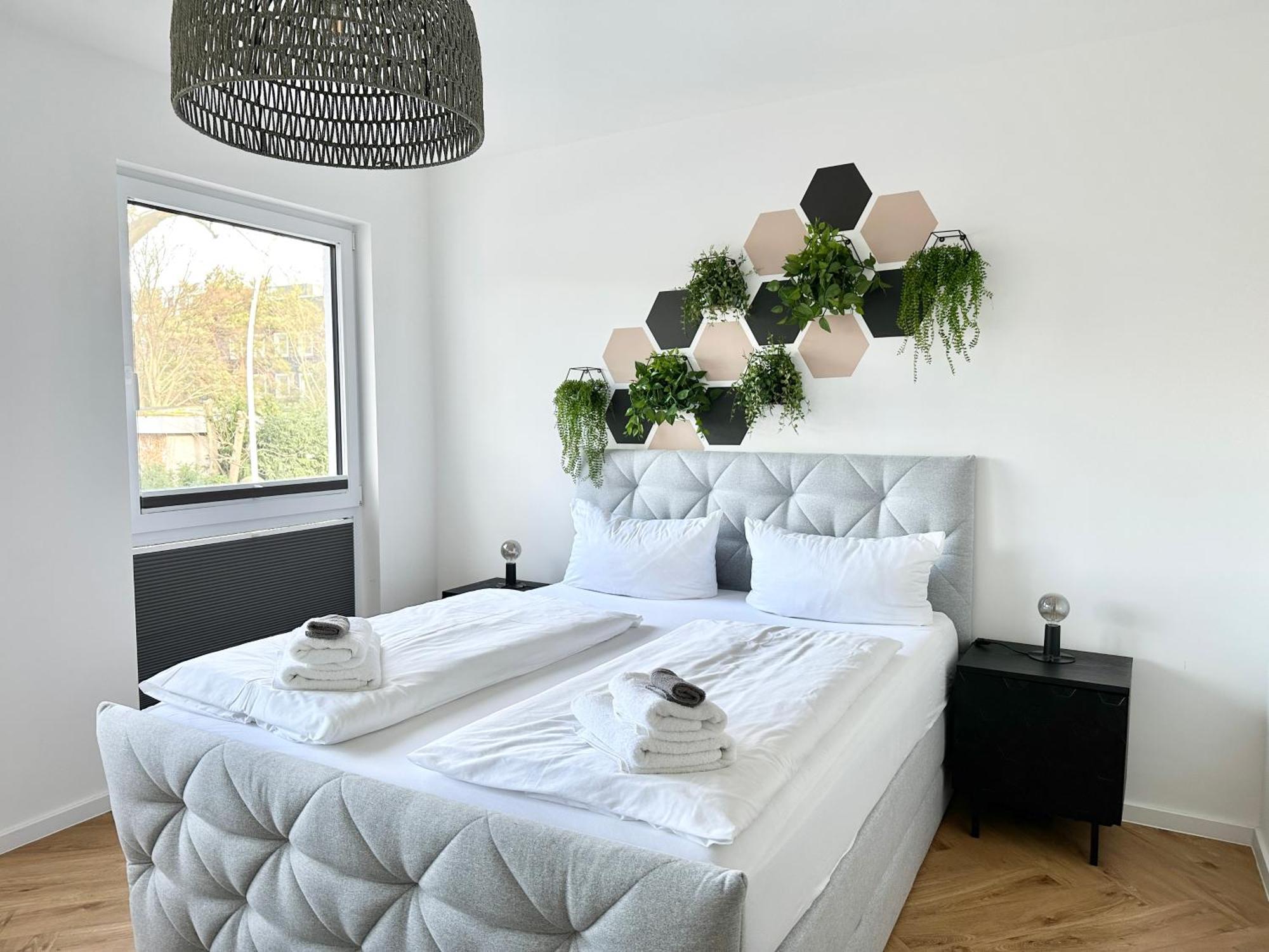 Modern - Fuer Freunde & Familien, Stadtnah, Parkplatz, E-ladestation, Gitterbox Fuer Fahrraeder, Fitnessstudio, Digitale Gaestemappe Mit Restaurant- Und Unternehmenstipps Apartment