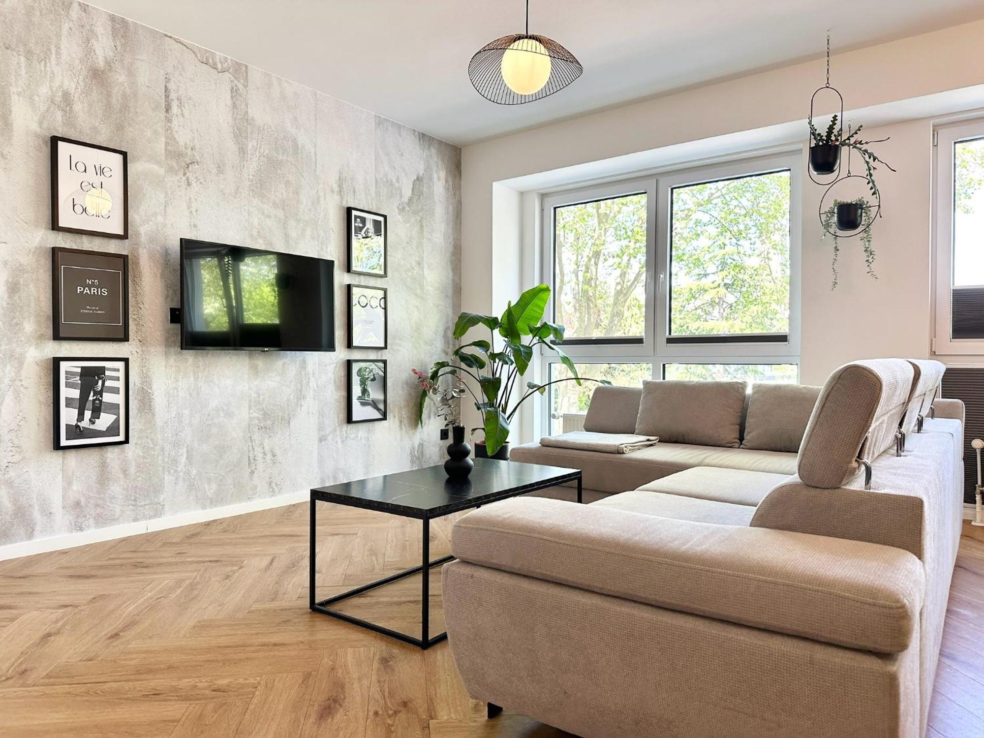 Modern - Fuer Freunde & Familien, Stadtnah, Parkplatz, E-ladestation, Gitterbox Fuer Fahrraeder, Fitnessstudio, Digitale Gaestemappe Mit Restaurant- Und Unternehmenstipps Apartment Koblenz (Rhineland-Palatinate)