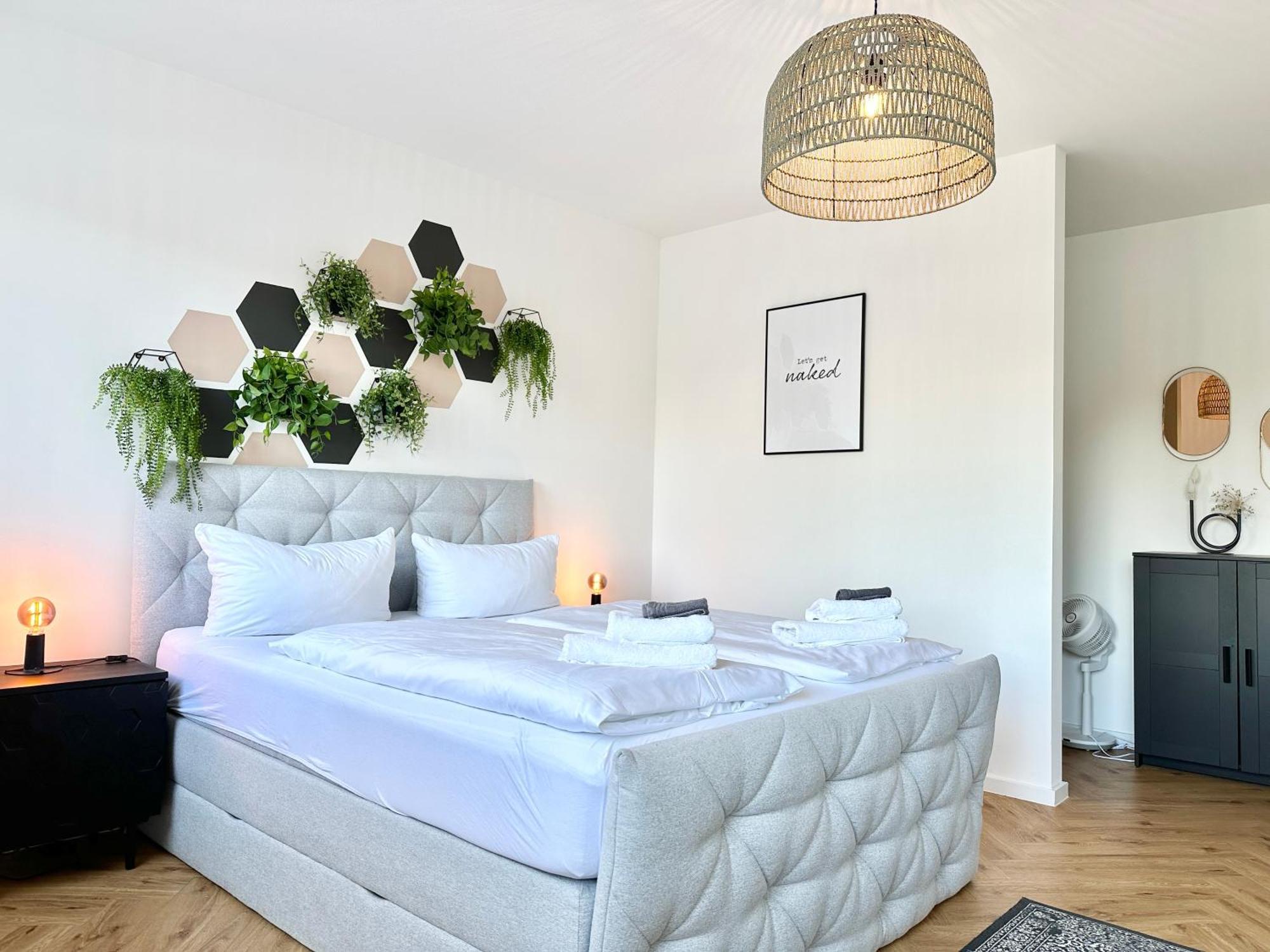 Modern - Fuer Freunde & Familien, Stadtnah, Parkplatz, E-ladestation, Gitterbox Fuer Fahrraeder, Fitnessstudio, Digitale Gaestemappe Mit Restaurant- Und Unternehmenstipps Apartment